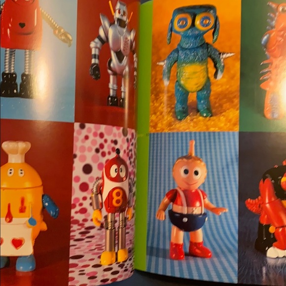 So Crazy Japanese Toys! Collectable Book 2003 - Picture 6 of 8